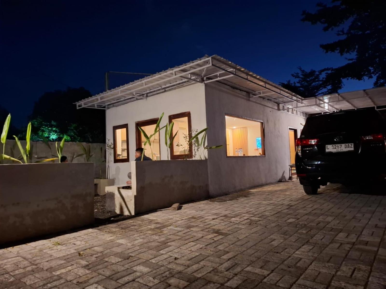 Mayeka Transit Hostel Bandara Internasional Lombok Praya Exterior foto